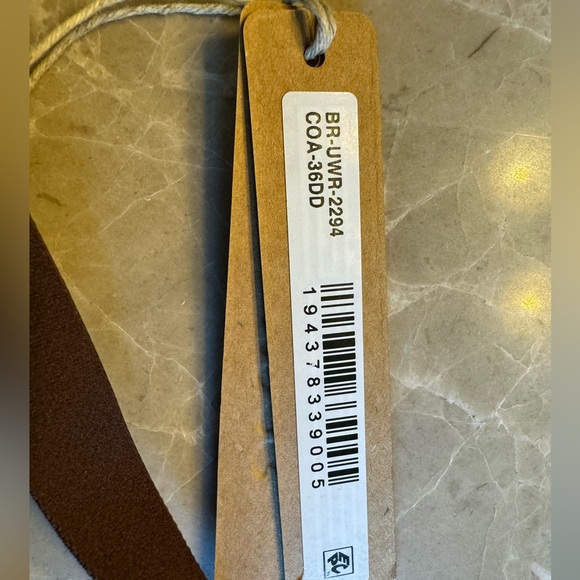 SKIMS FITS EVERYBODY T-SHIRT BRA SIZE 36DD - Picture 6 of 6